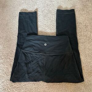 Lululemon Size 4 Wunder Train High Rise Crop 21”